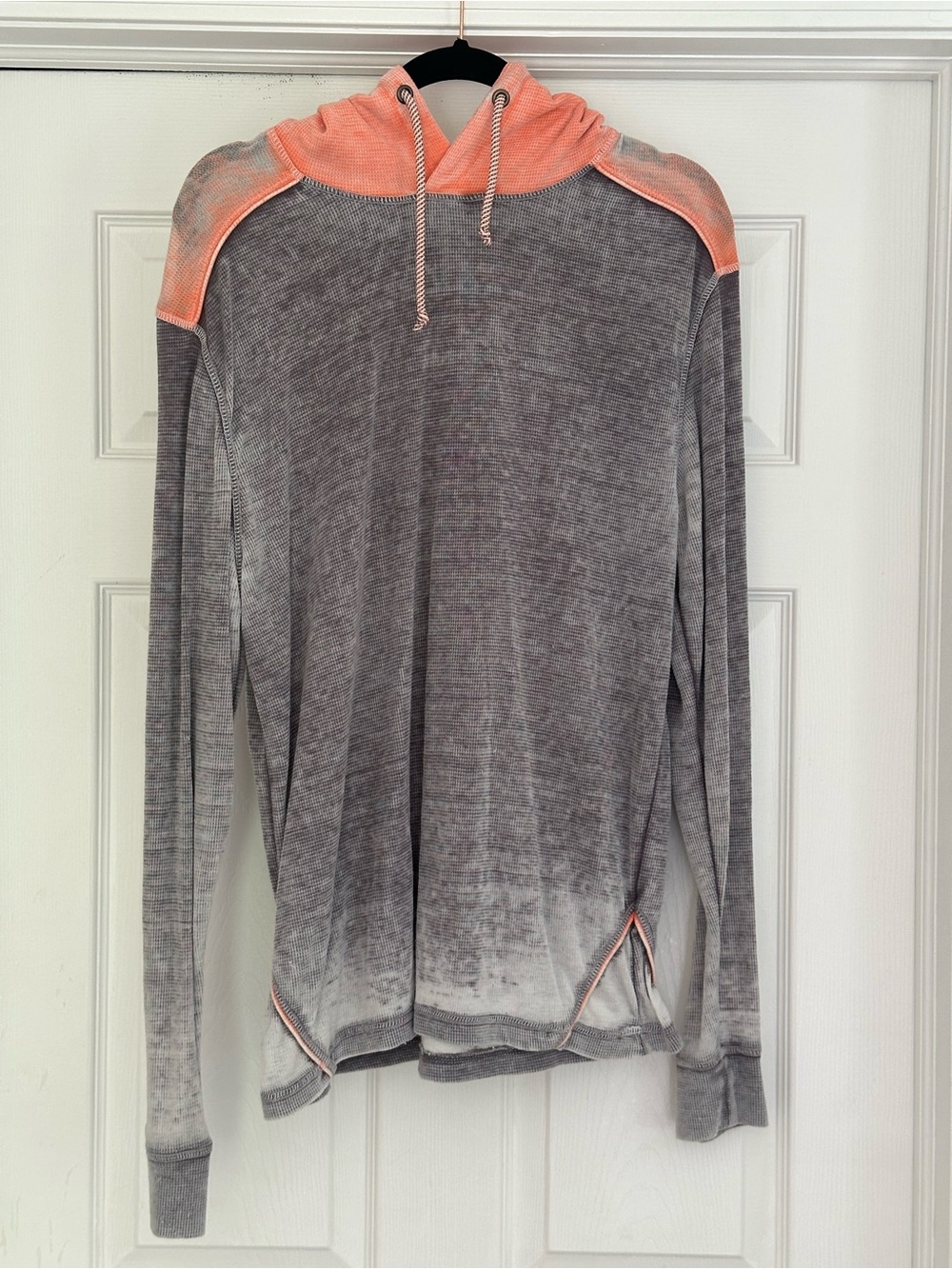 Buckle Men's Gray Crewneck Sweater with Coral Hood Accents